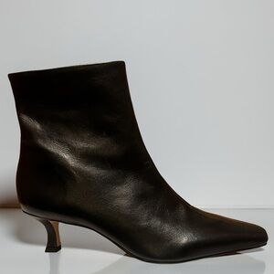 NWOB $179 Gianni Bini – Palmero Leather Snip Toe Kitten Heel Booties - Black